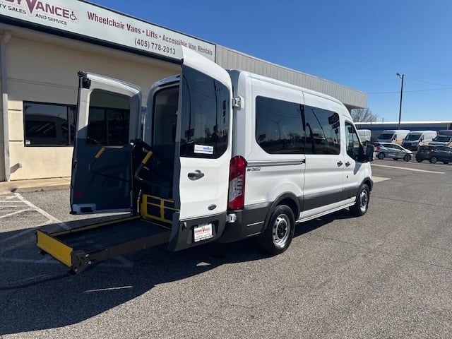 2016 Ford Transit 150 XL Wagon Med Roof Sliding Pass. 130's photo