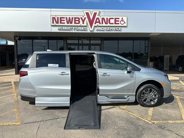 2026 Honda Odyssey Touring's photo